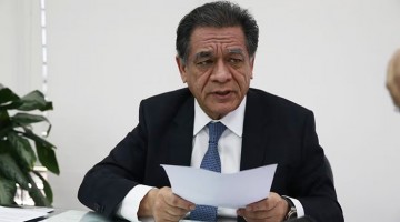 Escolares tendrán restricciones de maquillaje, uñas pintadas, cabello teñido y faldas del uniforme, anunció el Gobierno