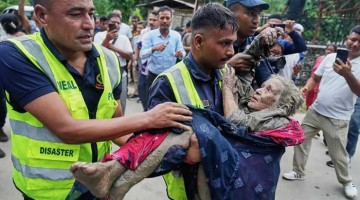 Tragedia en Nepal: la cifra de muertos llega a 353 y hay más de 1,300 desaparecidos