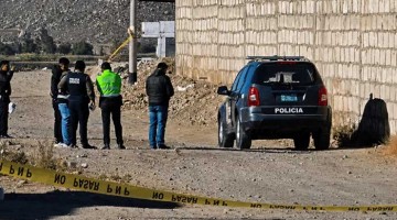 Arequipa: delincuentes asaltan a policías mientras dormían en patrullero y les roban sus armas en Hunter