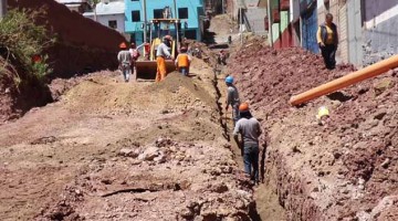 Verifican trabajos de profundización de zanjas y cambios de tuberías en Antabamba