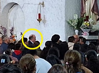 López Aliaga en Catedral de Abancay: con media hora de retraso se inició misa de jueves santo