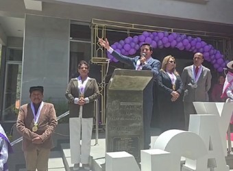Alcalde Raúl Peña inauguró nuevo palacio municipal inconcluso 