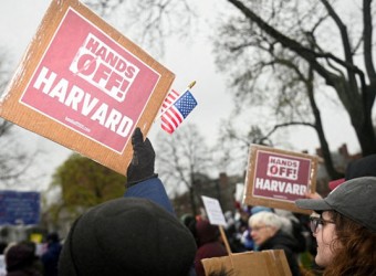 El Gobierno de Trump prohíbe a Harvard matricular a estudiantes extranjeros