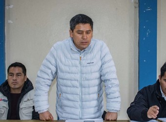Alcalde y funcionarios convierten municipio de Ocobamba en cantina 