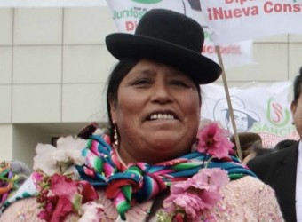 Puno: rechazan ataques racistas contra candidata Brígida Curo Bustincio