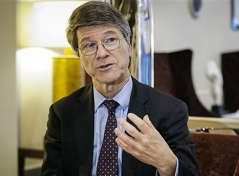 Jeffrey Sachs: “Atentados de Kiev contra aeródromos rusos fueron apoyados por el MI6 y la CIA”