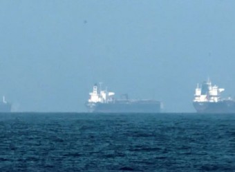 La tregua se tambalea: medios de Irán aseguran que el estrecho de Ormuz fue cerrado