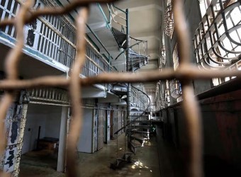 Amnistía Internacional denuncia violaciones de los DDHH en centros de detención de migrantes en Florida