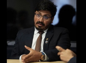 Diputado Christian Aranda es repudiado  por exponer datos de mujer que solicitó aborto terapéutico en el HGDV de Abancay