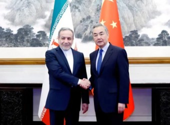 Irán y China fortalecen alianza estratégica frente a agresiones económicas de EE.UU.