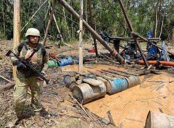 Madre de Dios: Fuerzas del orden destruyen dragas y maquinaria en operativo contra la minería ilegal