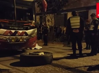 Ayacucho: padre de familia muere aplastado al intentar cambiar la llanta de un bus