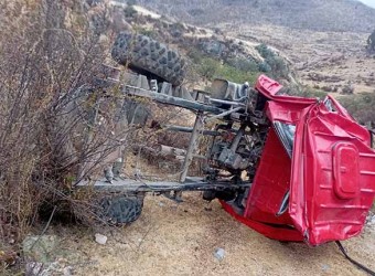 Despiste y volcadura de motocarga deja un muerto en Mara