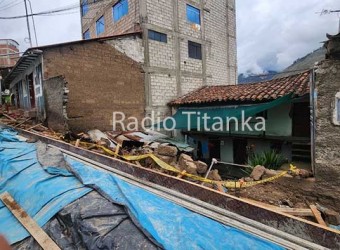 Tres niños salvan la vida tras derrumbe de pared aledaña a obra ejecutada por Municipalidad de Abancay
