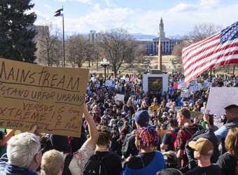 Protestas a lo largo de EEUU para rechazar las primeras medidas del gobierno de Trump