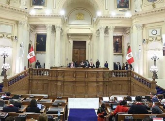 El Senado de mayoría fujimorista consumó el «golpe» a la Cámara de Diputados y aprueba las facultades legislativas