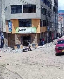 Caos y congestión por obras de pistas y veredas paralizadas casi un mes en Las Américas