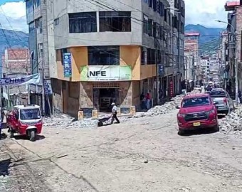 Caos y congestión por obras de pistas y veredas paralizadas casi un mes en Las Américas