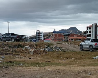 Trasladan a familia quemada por explosión de balón gas en camionetas alquiladas al Cusco 