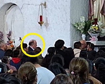 López Aliaga en Catedral de Abancay: con media hora de retraso se inició misa de jueves santo