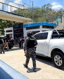 Choque de bandas rivales provoca brutal matanza en cárcel de Ecuador