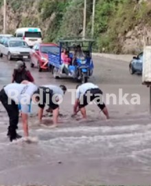 Efectivos policiales de la Comisaría de Bellavista realizan limpieza en quebrada de Nacchero 