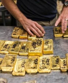 El oro ilegal iguala a la minería formal en exportaciones