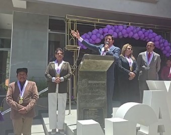 Alcalde Raúl Peña inauguró nuevo palacio municipal inconcluso 