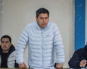Alcalde y funcionarios convierten municipio de Ocobamba en cantina 
