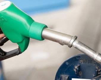 Ministerio de Economía activará fondo fiscal para frenar alza del precio de combustibles