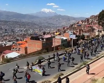 Presidente de Bolivia revoca ley para facilitar declaratoria de estado de emergencia ante crisis social
