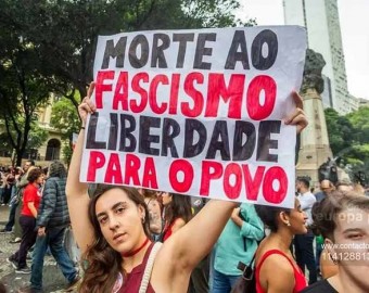 “Bolsonaro nunca más”: miles de estudiantes protestan en Río de Janeiro por el posible regreso de la ultraderecha en Brasil