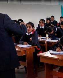 Moquegua: docente es sancionado por jalar del cabello a escolar en plena clase