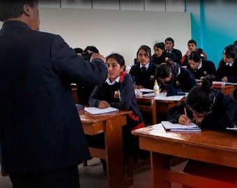 Moquegua: docente es sancionado por jalar del cabello a escolar en plena clase