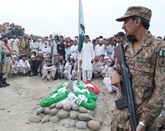 La tensión entre India y Pakistán aumenta mientras la comunidad internacional apela a la contención