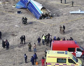 Hallan las cajas negras del avión azerbaiyano siniestrado en Kazajistán este miércoles