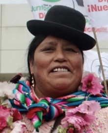Puno: rechazan ataques racistas contra candidata Brígida Curo Bustincio