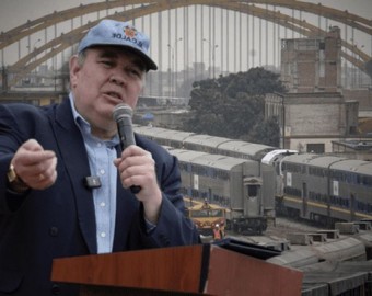 Trenes de Rafael López Aliaga iban a ser destruidos en EE.UU. por contaminar el medio ambiente