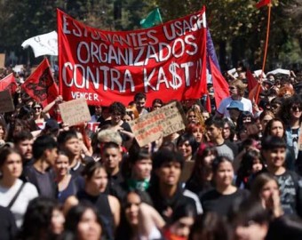 Estudiantes chilenos se movilizan contra recortes y políticas del Gobierno de Kast