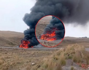 Cusco: camión cisterna con 8 mil galones de combustible se incendia tras volcadura 