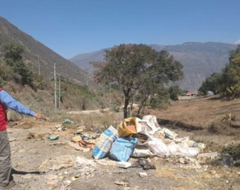 Abancay sin control: lanzan residuos sólidos y de demolición en fuentes de agua ante incapacidad de municipalidad 