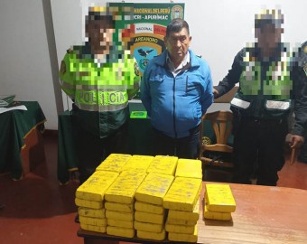Intervienen minivan que transportaba 43 kilos de clorhidrato de cocaína, en Socllaccasa