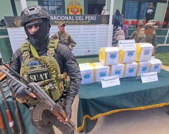 Cusco: sujetos trasladaban 131 kilos de cocaína en la tolva de una camioneta 