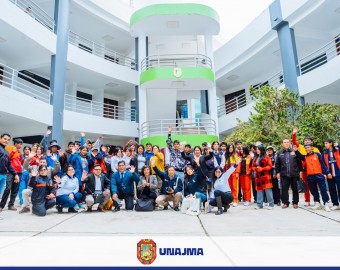 Estudiantes de Antabamba visitan instalaciones de la Universidad Nacional José María de Andahuaylas 