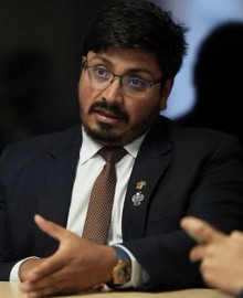 Diputado Christian Aranda es repudiado  por exponer datos de mujer que solicitó aborto terapéutico en el HGDV de Abancay