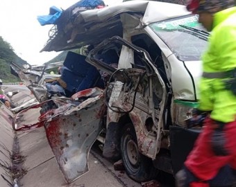 A cuatro se eleva fallecidos de camioneta rural aplastada por roca de gran tamaño en Paticruz 