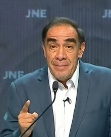 Yonhy Lescano arremete contra Carlos Álvarez: “Sobón de Fujimori”