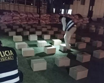 Arequipa: detienen a sujeto con más de 1300 botellas de licor “bamba”