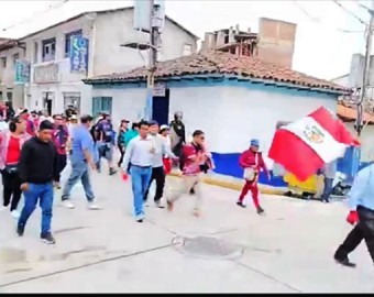 Abancay y Andahuaylas con movilizaciones y piquetes acataron primer día de paro nacional