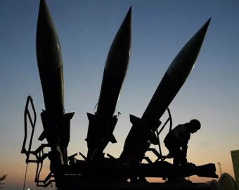 Irán ataca una base estadounidense en Bahréin